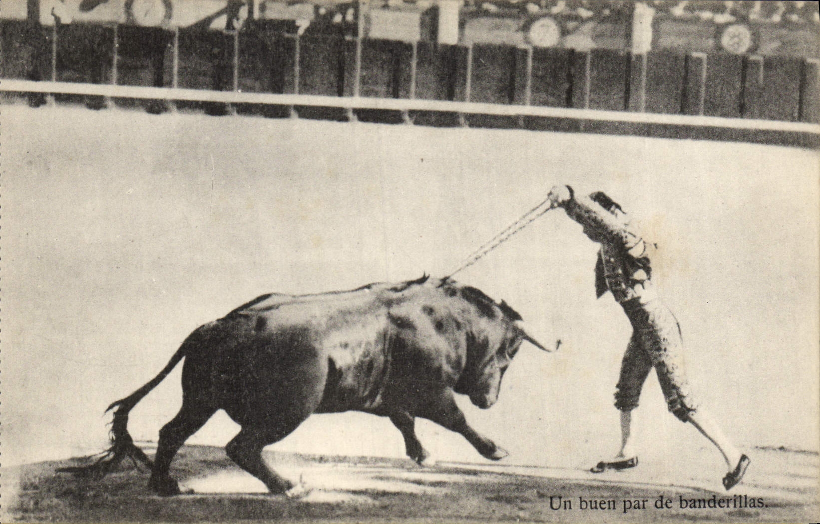 CPA Corrida Course de taureaux Un buen par de banderillas 