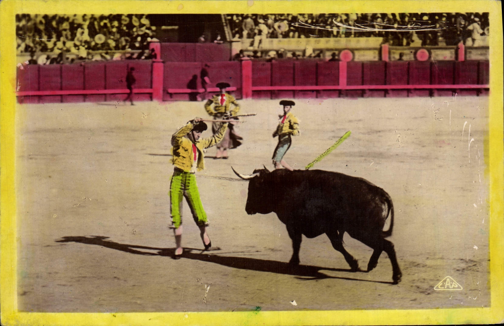CPA Corrida Course de taureaux Une paire de banderilles au quart du cercle 