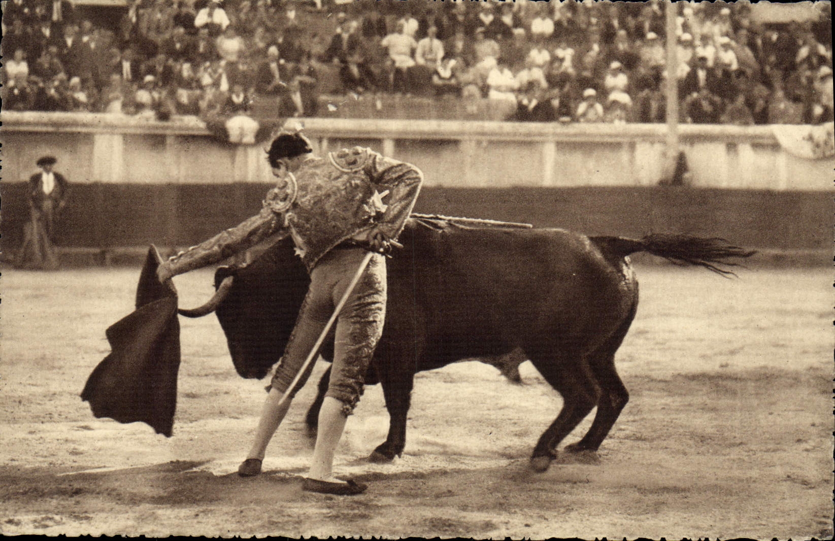 CPA Corrida Course de taureaux Corrida en France Une splendide naturelle de la gauche de Marcial Lalanda