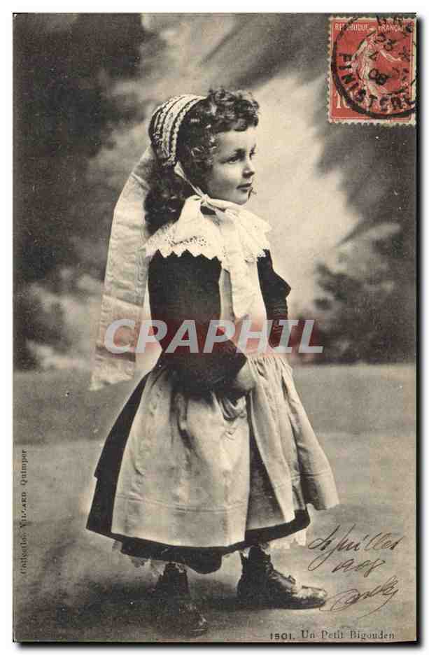CPA Folklore Un petit Bigouden Enfant 