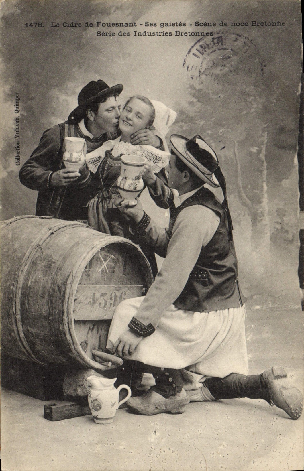 CPA Folklore Le cidre de Fouesnant Ses gaietes Scene de noce bretonne Mariage 