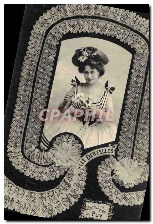 CPA Folklore Dentelle Dentelliere Le Puy 