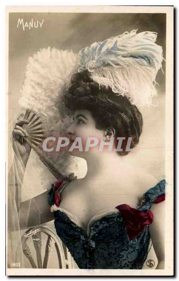 Femme en costume de scène — coiffure à plumes et éventail — Manuy, n°1605