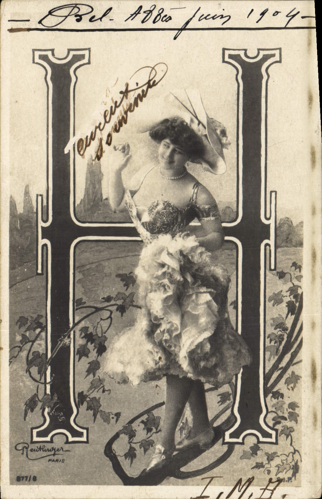 CPA Fantaisie Femme Lettres Lettre H 