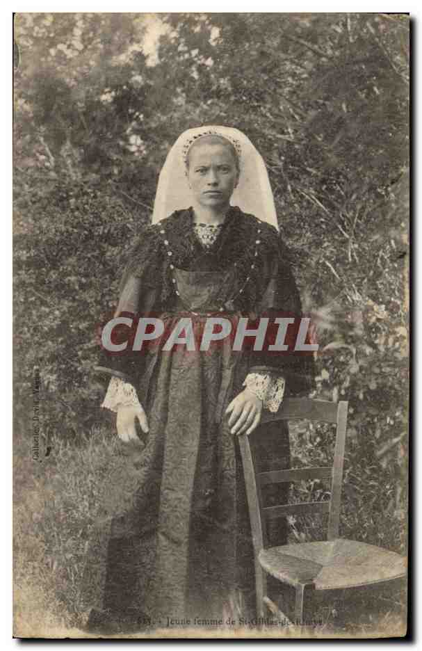 CPA Folklore Jeune femme de St Gildas de Rhuys