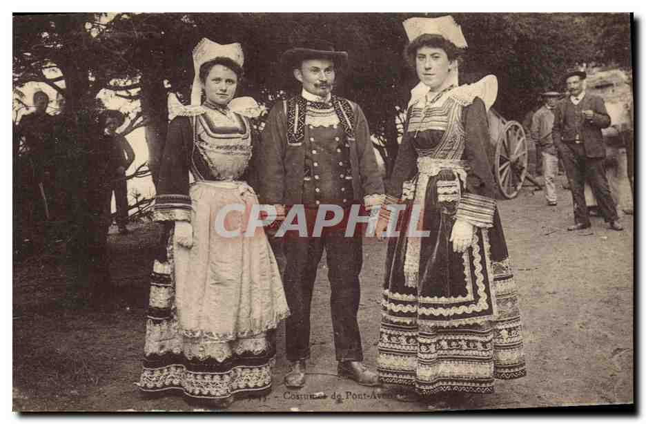 CPA Folklore Costumes de Pont Aven
