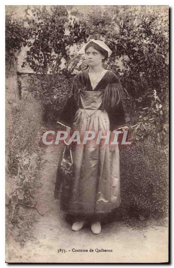 CPA Folklore Costume de Quiberon
