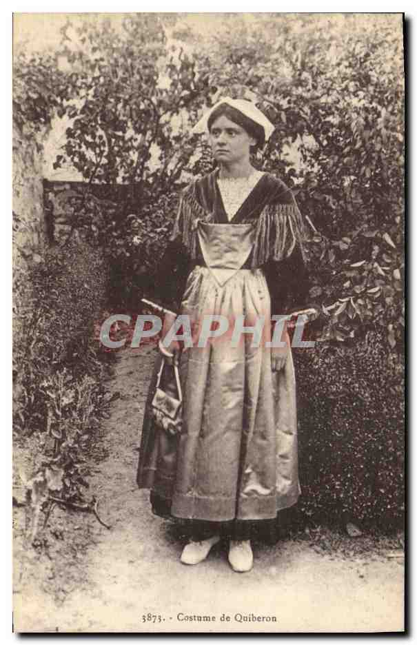 CPA Folklore Costume de Quiberon