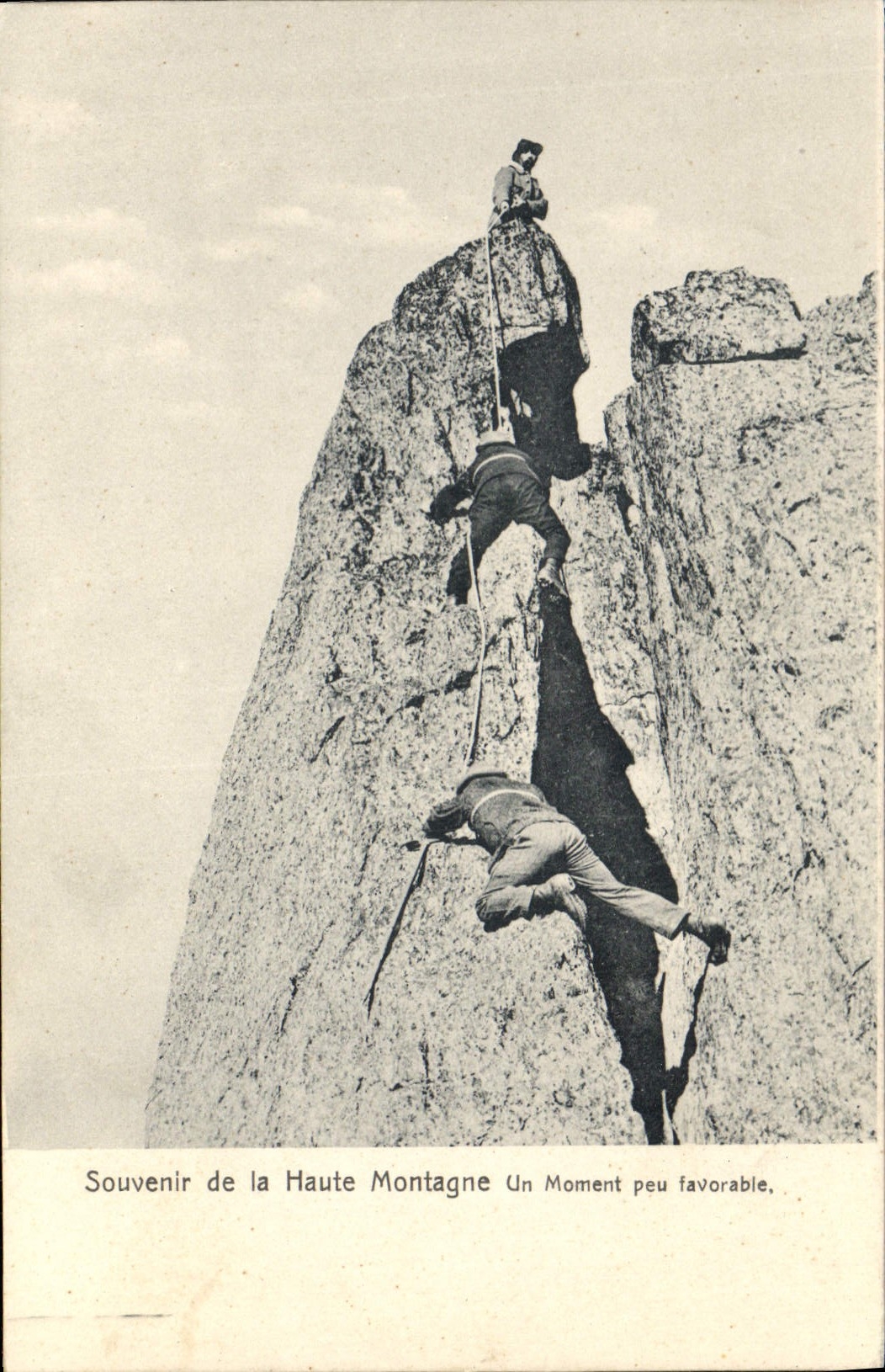 CPA Alpinisme Souvenir de la haute montagne Un moment peu favorable