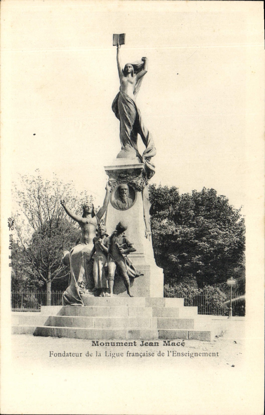 Monument Jean Macé — Fondateur de la Ligue française de l'Enseignement — B.F. Paris