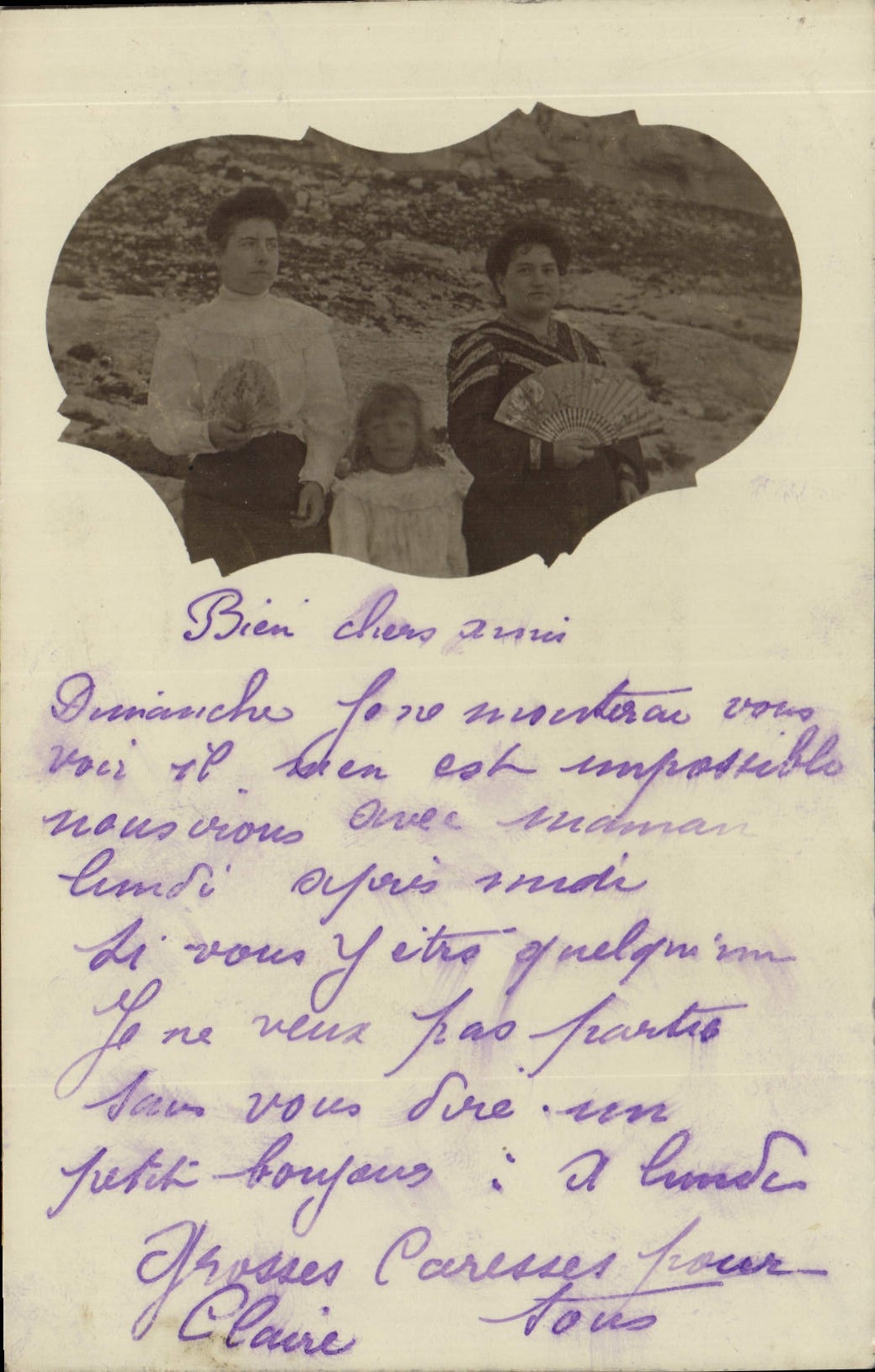 Deux femmes et une enfant — scène de plein air — carte postale française