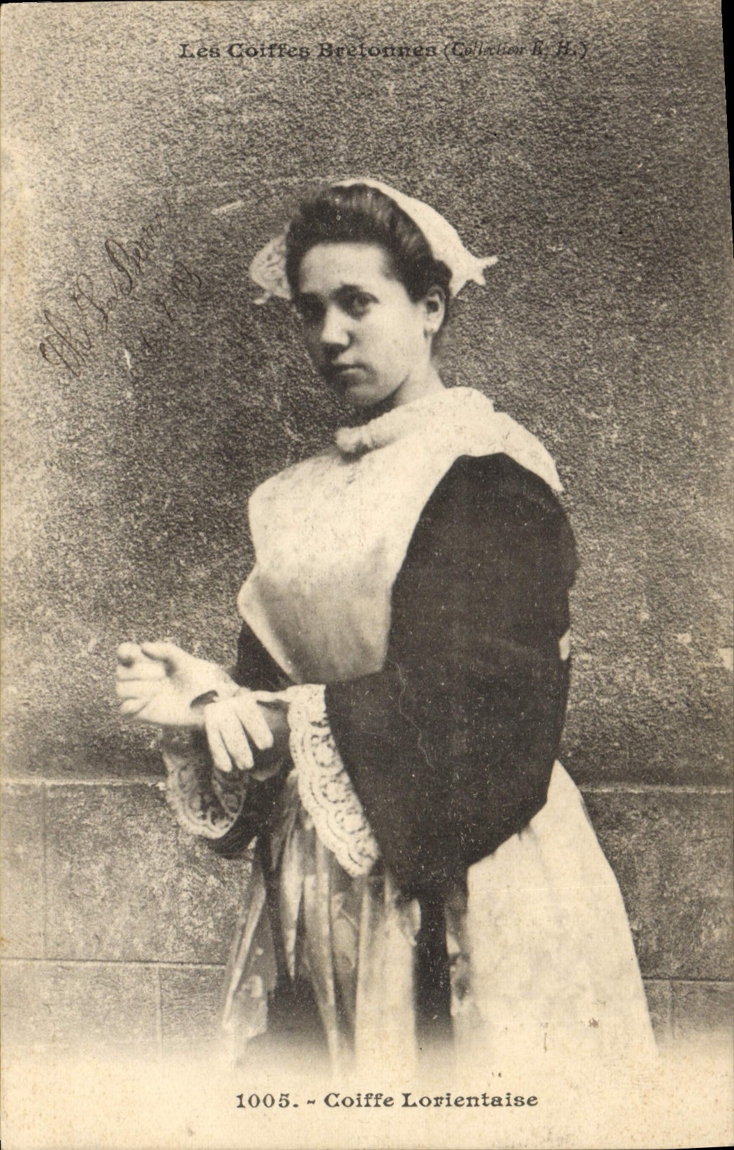 CPA Folklore Coiffe Lorientaise