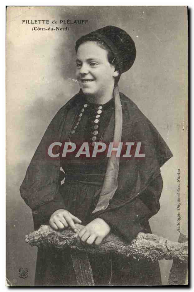 CPA Folklore Fillette de Plelauff 