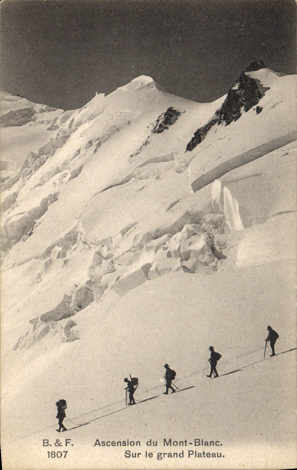 CPA Alpinisme Ascension du Mont Blanc Sur le grand plateau 