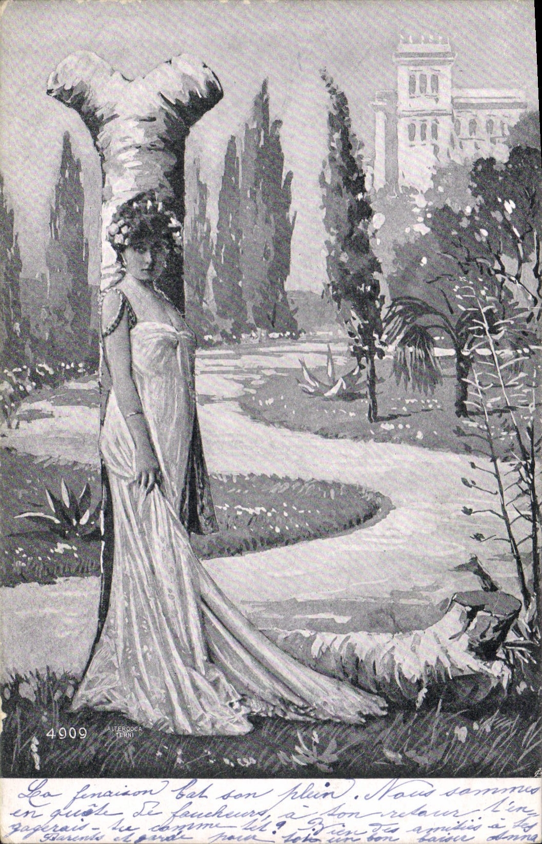 Femme en robe longue — jardin avec cyprès et bâtiment — éditeur AUBERROCK, n° 4909