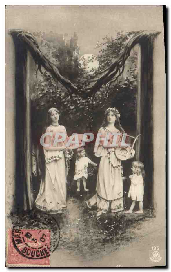 Deux femmes et deux enfants dans un cadre végétal — éditeur M. Bouche, n° 195