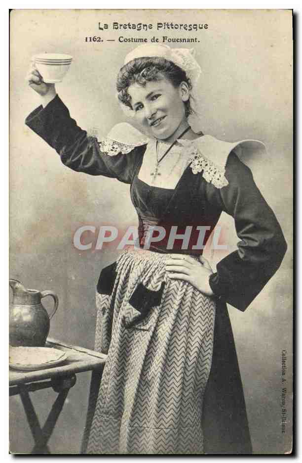 CPA Folklore Bretagne Costume de Fouesnant 