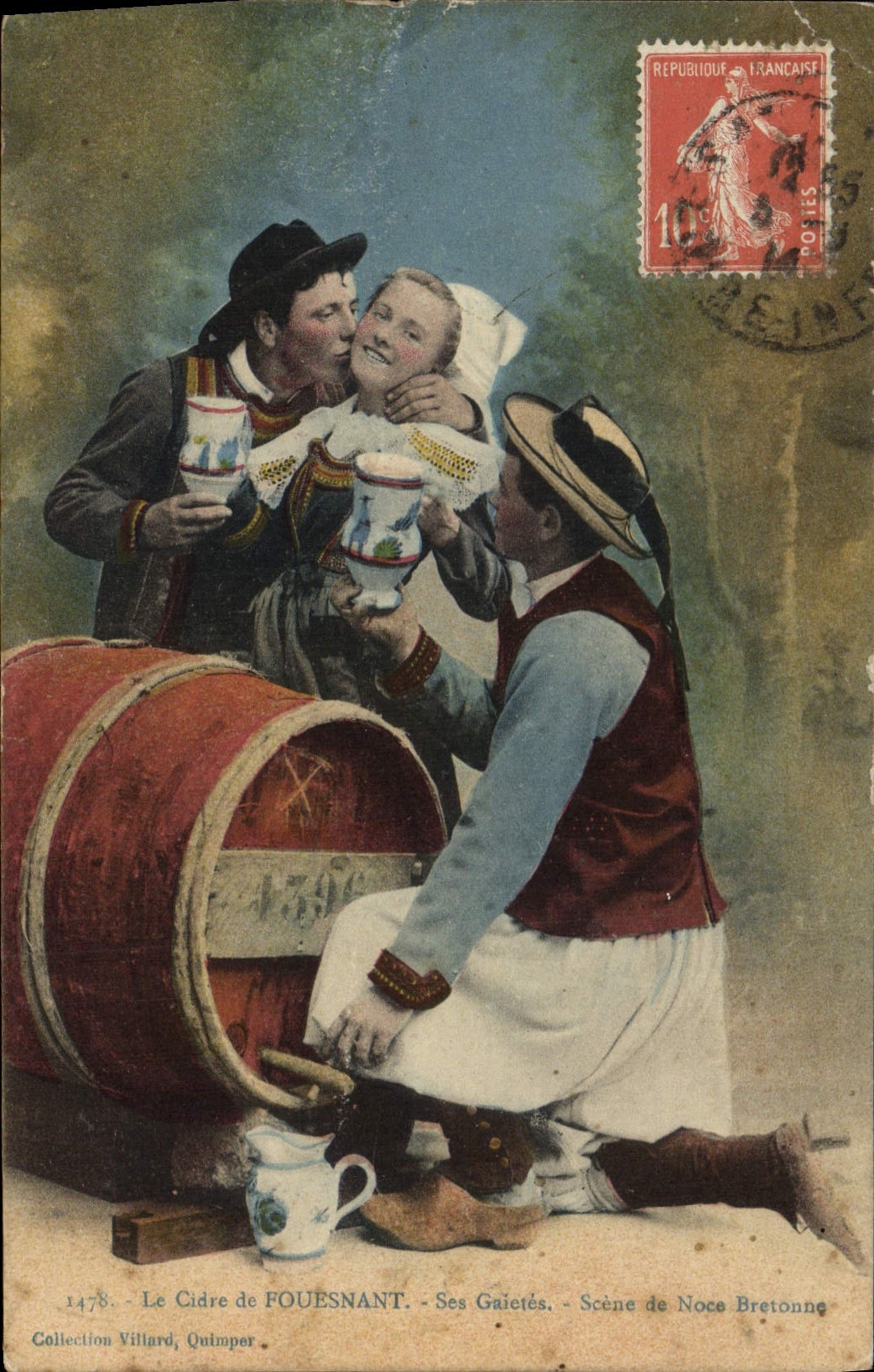 CPA Folklore Le cidre de Fouesnant Ses gaietes Scene de noce bretonne 