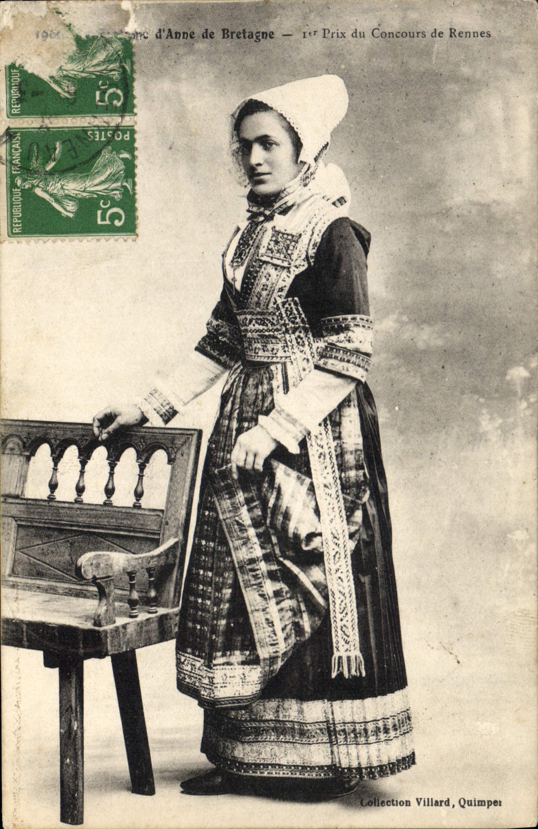 CPA Folklore Le costume d'Anne de Bretagne 1er prix du concours de Rennes 