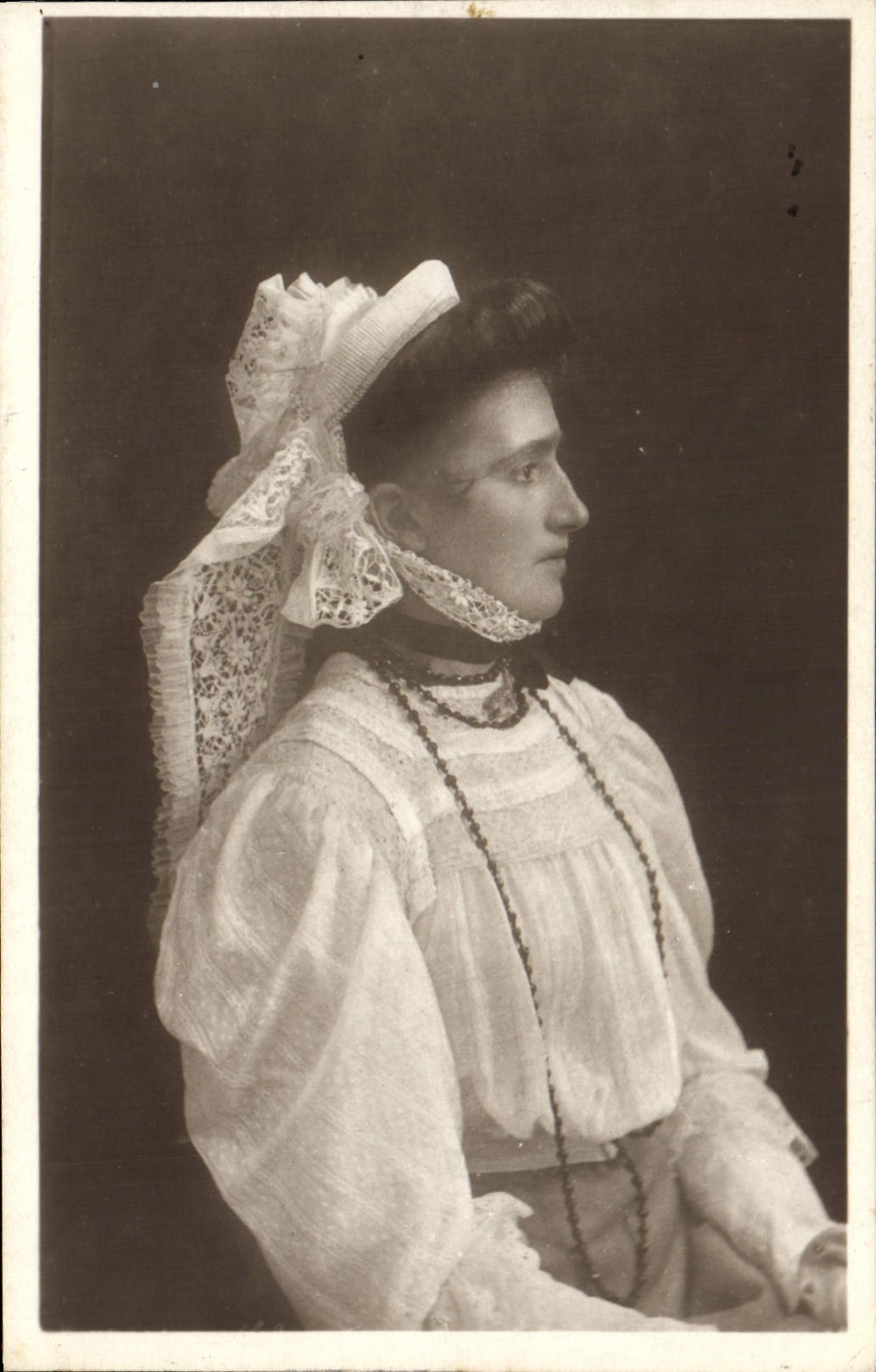 CPA Folklore Le coquet bonnet de Saint Brieuc 