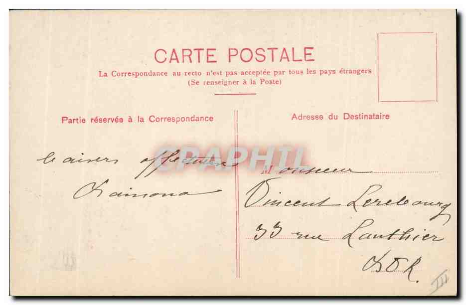 M — Portrait de huit jeunes femmes dans une lettre ornée de fleurs — Éditeur : Charles — Reverso