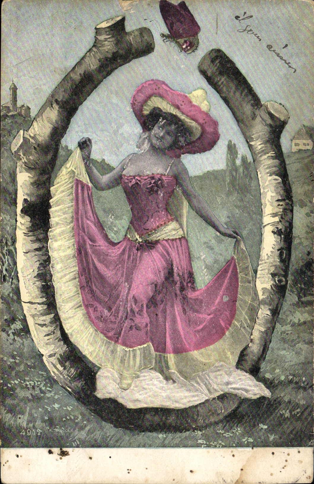 CPA Fantaisie Femme Lettres Lettre O Papillon 
