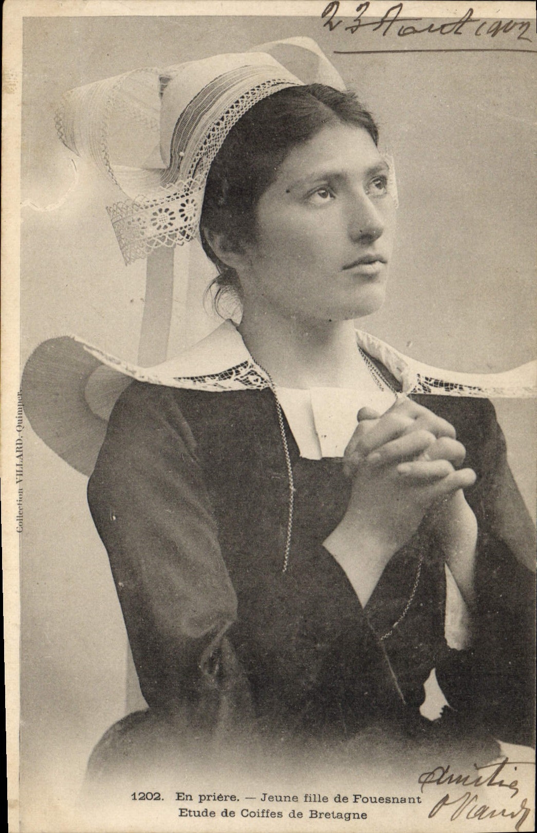 CPA Folklore Etude de coiffe de Bretagne Fouesnant