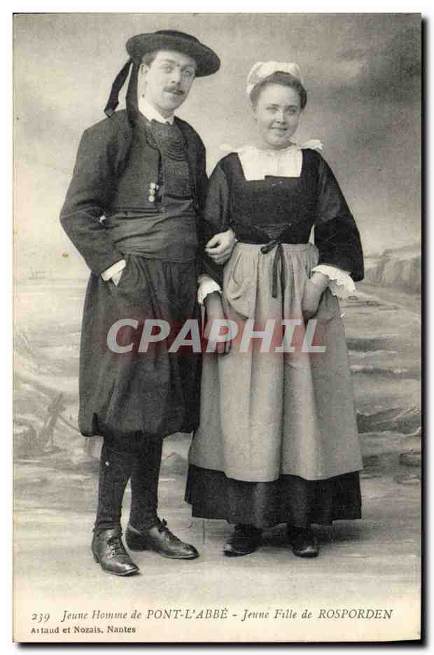 CPA Folklore Jeune homme de Pont L'Abbe Jeune fille de Rosporden