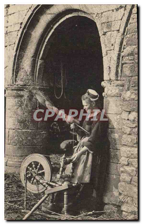 CPA Folklore Fileuse des environs de Gourin