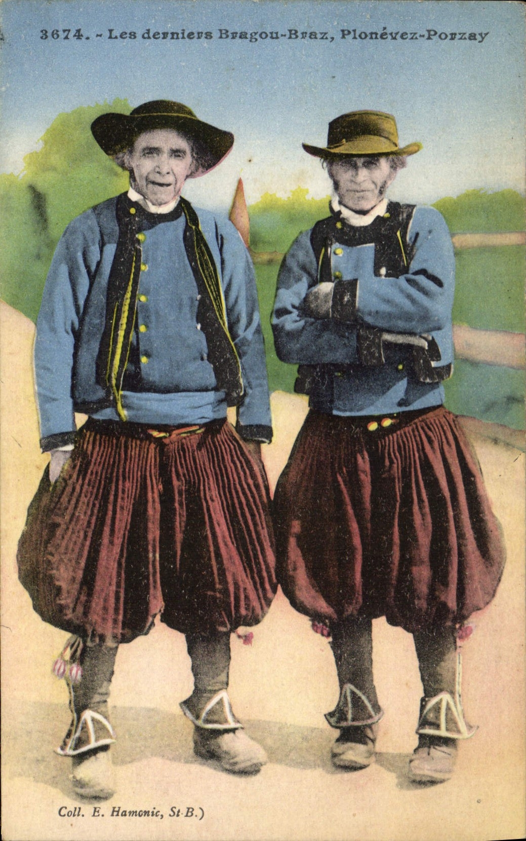 CPA Folklore Les derniers Bragou Braz Plonevez Porzay