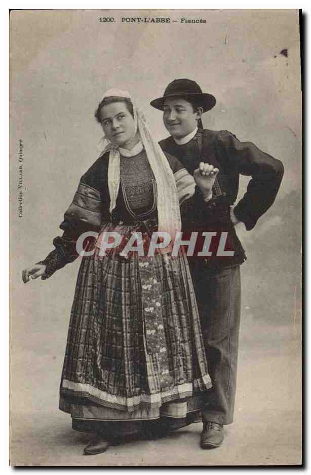CPA Folklore Pont L'Abbe Fiances