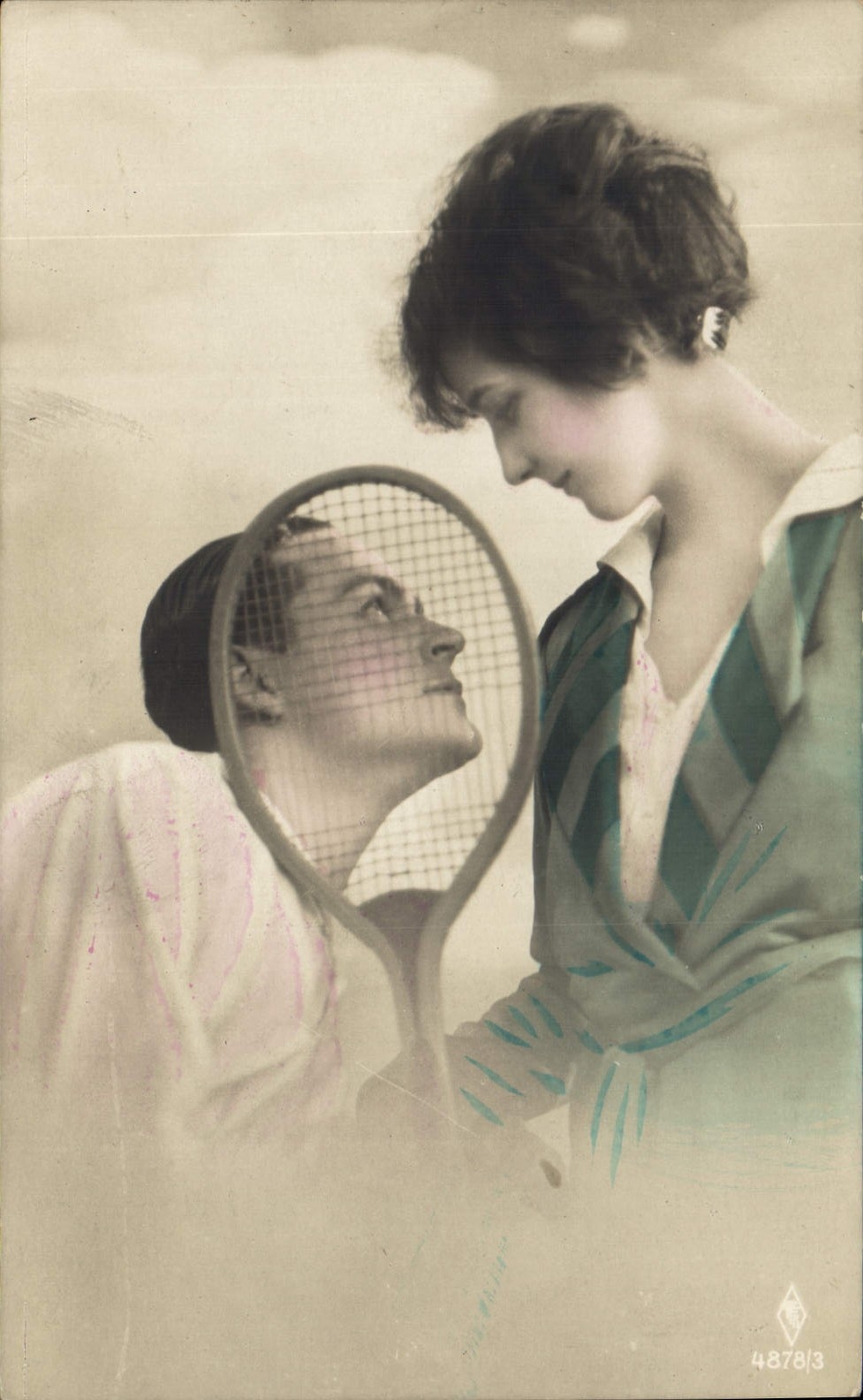 Jeune couple en tenue de tennis — éditeur 'La Vie Moderne' n° 4878/3