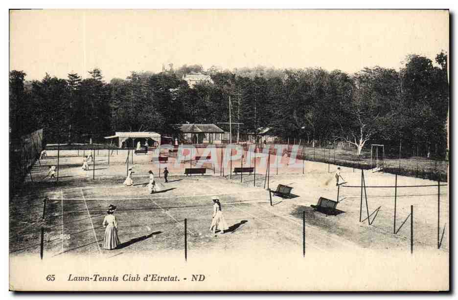 Lawn-Tennis Club d'Etretat — vue de courts de tennis avec joueurs — éditeur Lévy et Neurden Réunis, n° 65