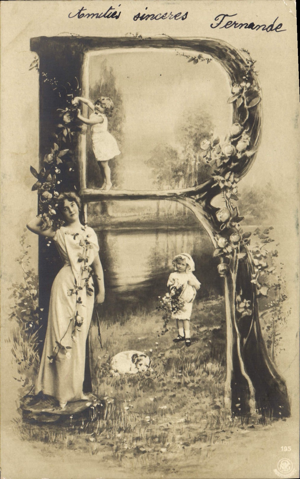 Femmes et enfants dans un cadre floral — éditeur NRC, n° 195