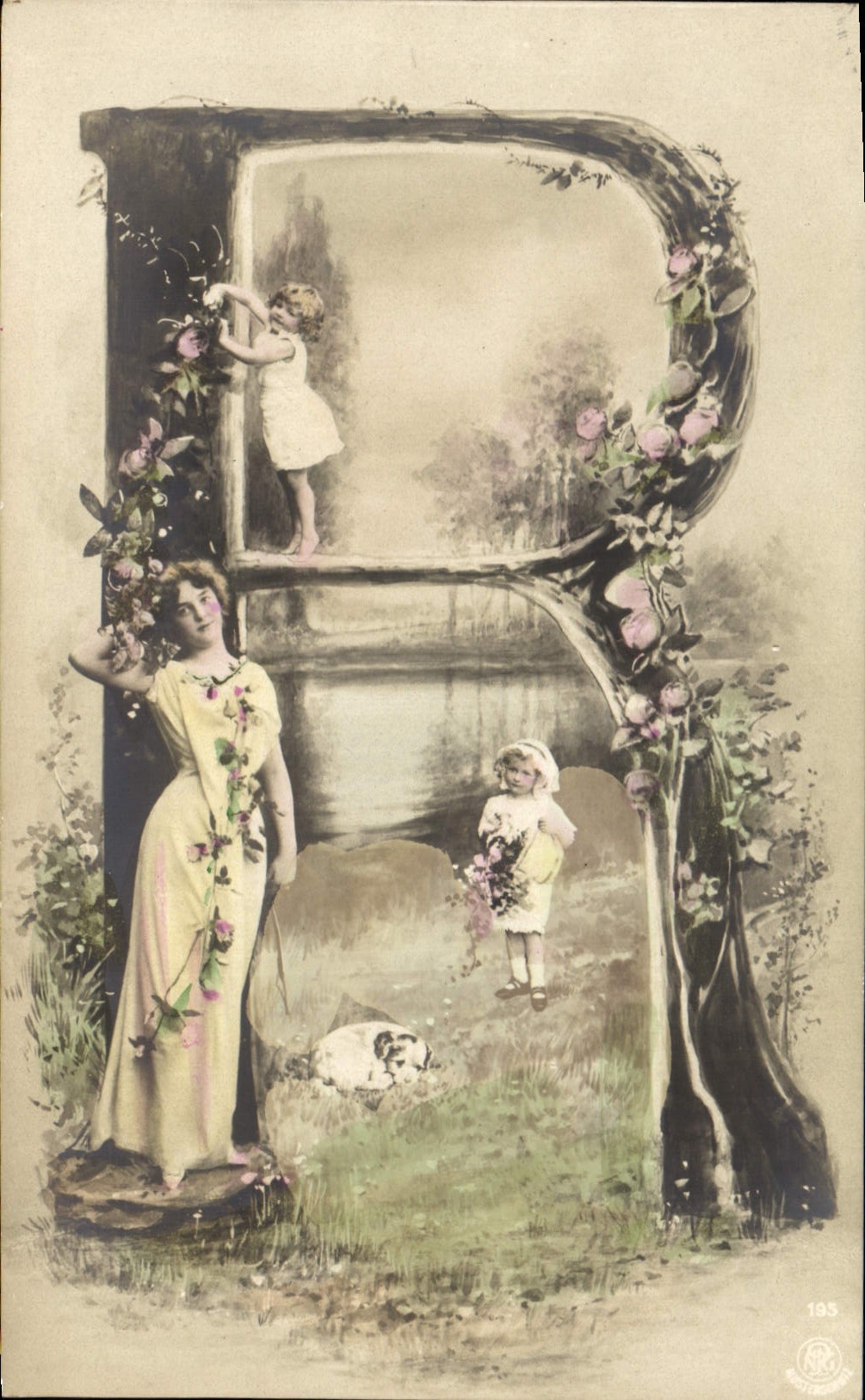 CPA Fantaisie Femme Lettres Lettre R Chien 