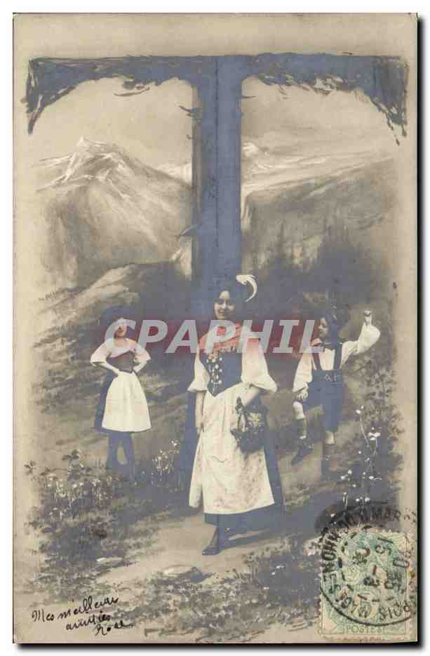 Drei junge Mädchen im traditionellen Kleid — alpine Landschaft — anonymer Verlag, Seriennummer nicht sichtbar