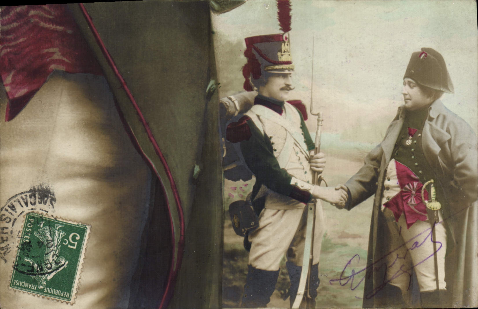 Deux soldats en uniforme — scène historique — éditeur Carte Postale