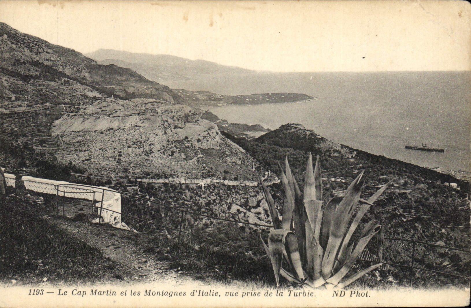 CPA Le Cap Martin et les montagnes d'Italie vue prise de la Turbie 