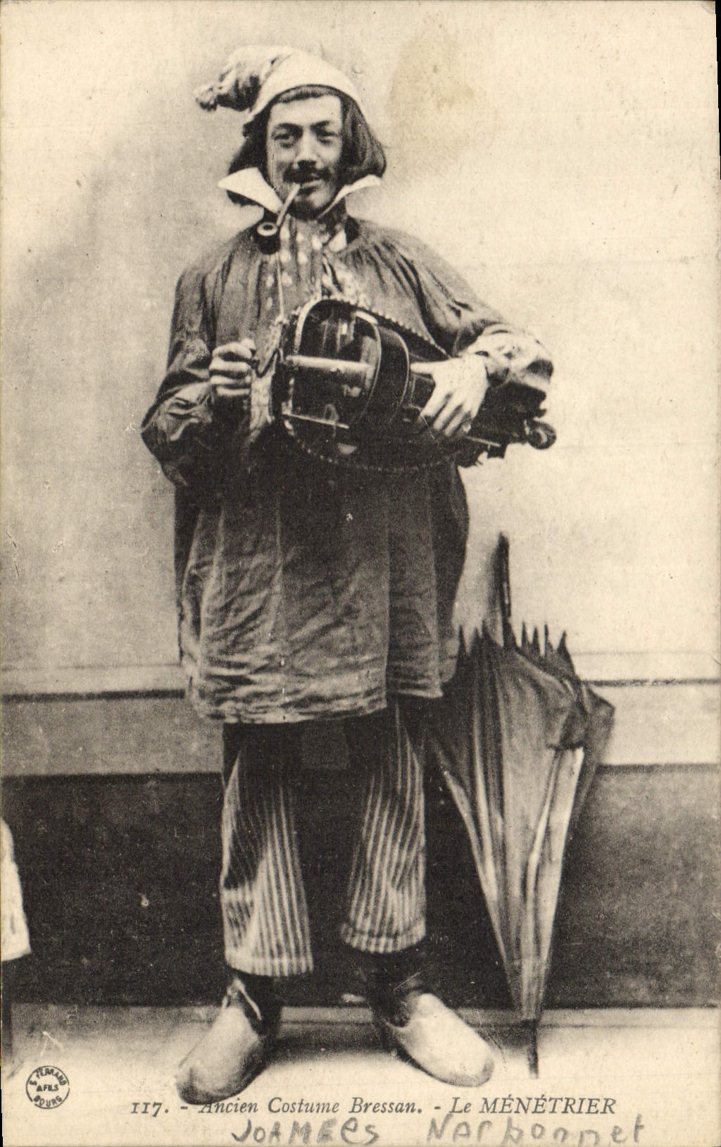 CPA Folklore Ancien costume Bressan Le Menetrier 