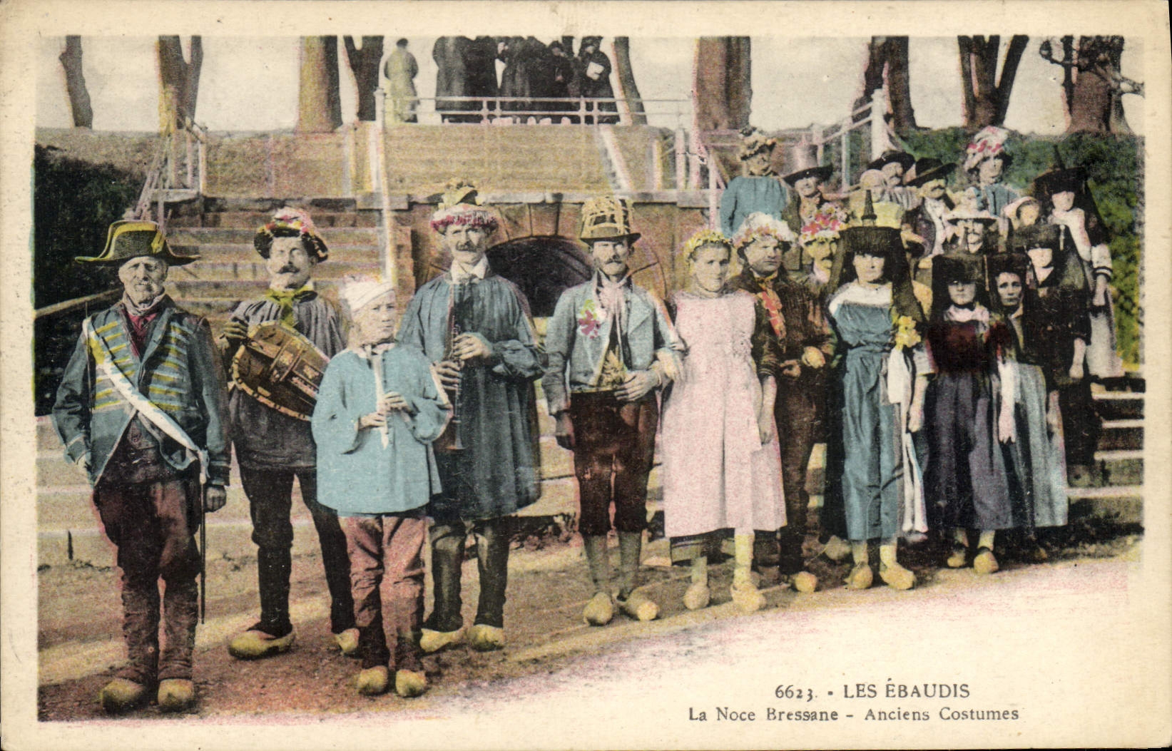 CPA Folklore Bresse Les Ebaudis La noce Bressane Anciens costumes