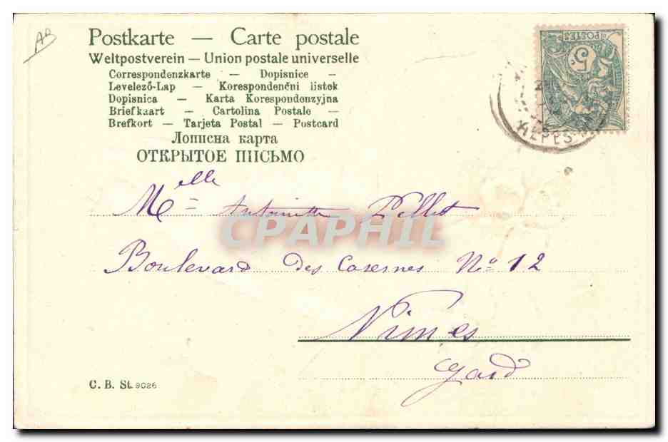 Mujer sentada sobre hojas de trébol — Feliz Año 1904 — Hommari — Reverso