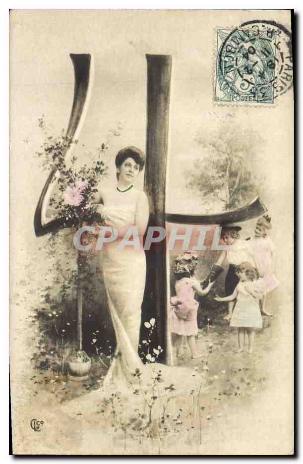 CPA Fantaisie Femme Chiffres Chiffre 4 