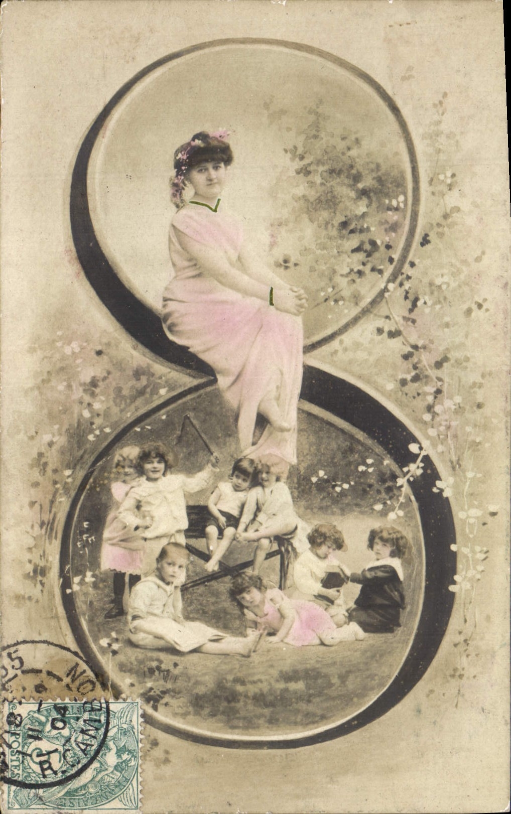 Femme et enfants dans un décor floral — éditeur non identifié — n° de série non visible