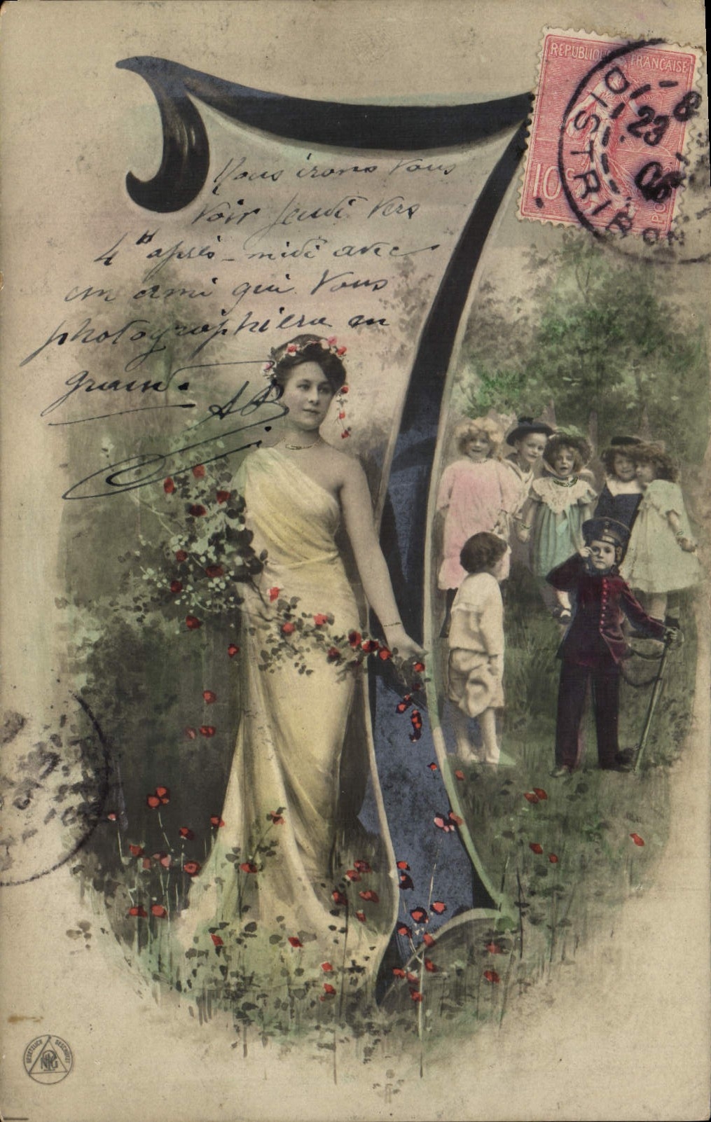 Femme en robe blanche et enfants — scène de jardin — éditeur anonyme