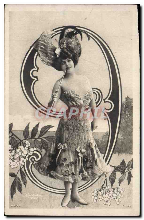 Femme en robe ornée et chapeau élégant — S.N.P. — n° 3378
