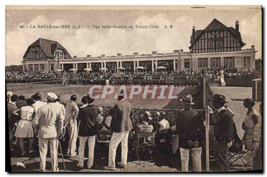 CPA La Baule sur Mer Une belle reunion au Tennis club 