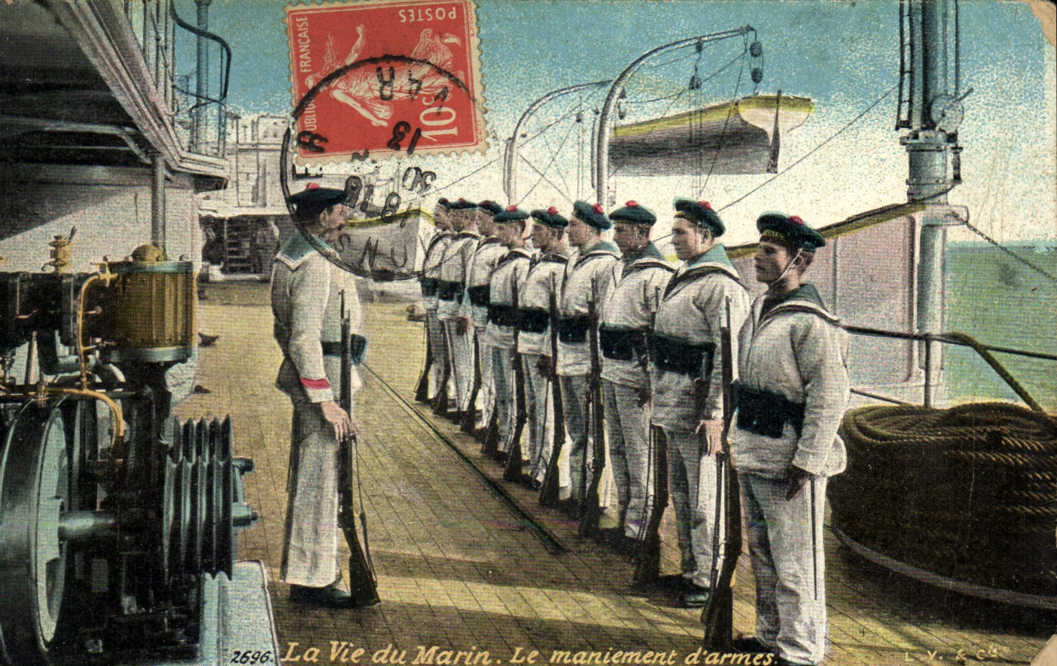CPA Militaria La vie du marin Le maniement d'armes 