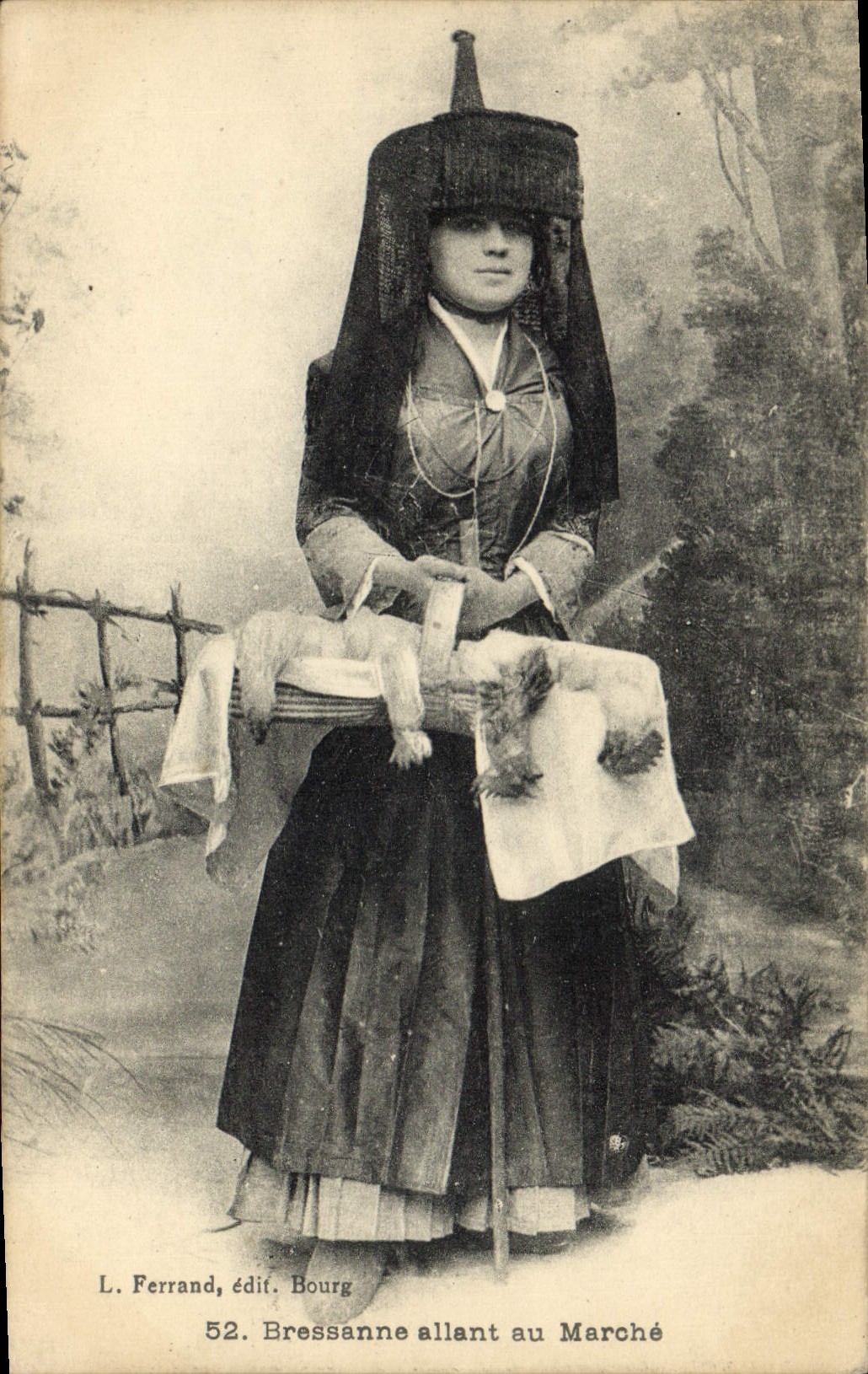 CPA Folklore Bressanne allant au marche