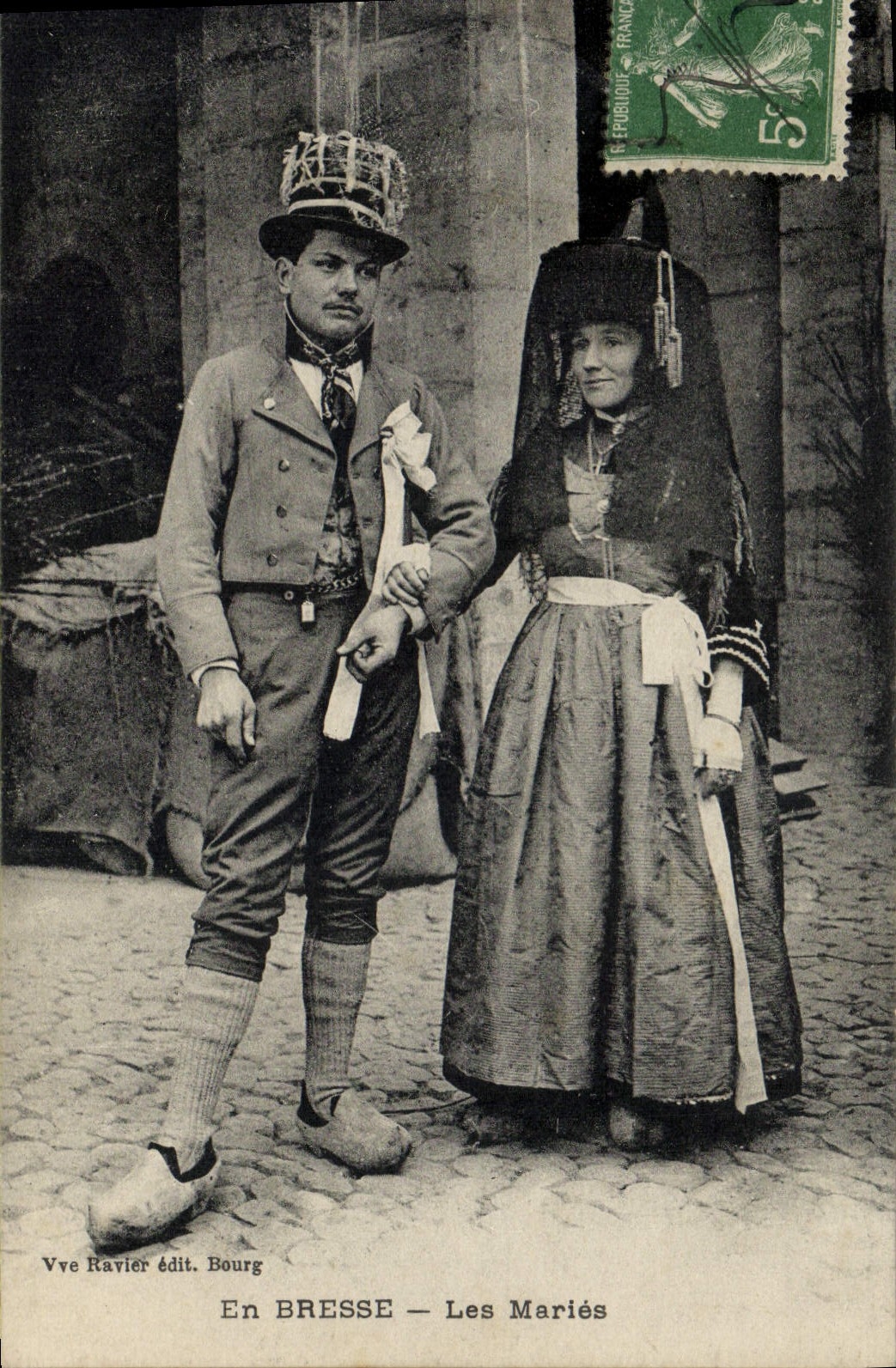 En BRESSE — Les Mariés — Vve Ravier édit. Bourg