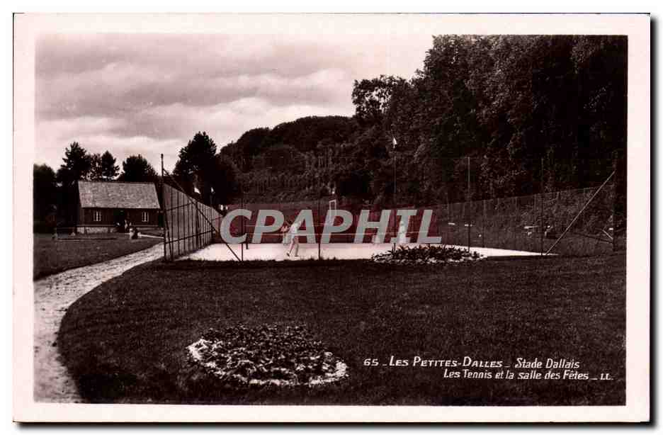 Les Petites-Dalles — Les Tennis et la salle des Fêtes — LL. — Stade Dallais